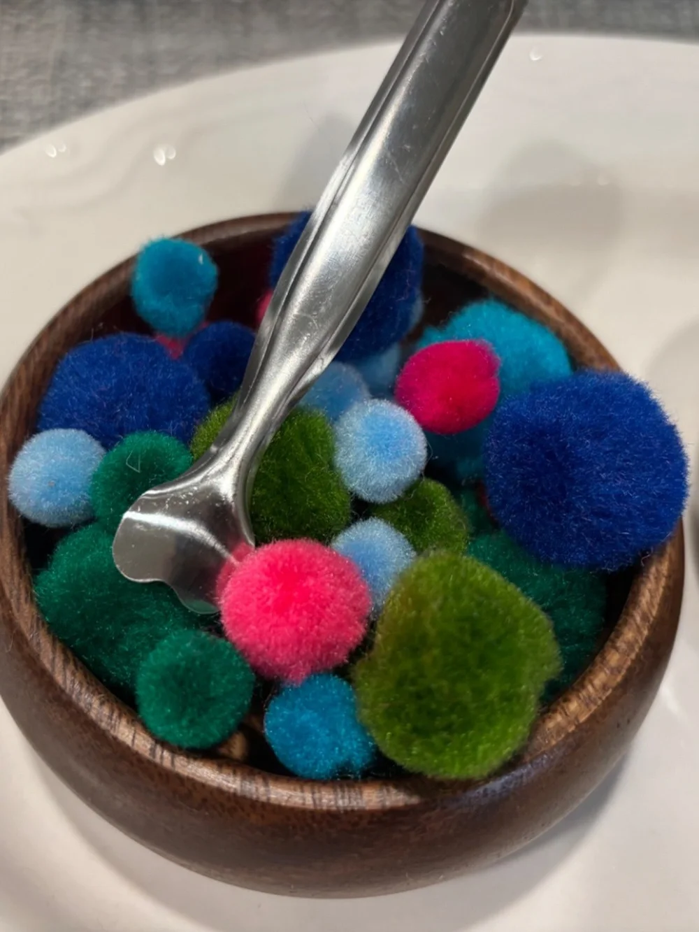 practical life tonging 1:1 with wood bowls by idlewild montessori